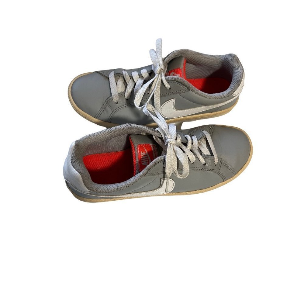 Nike Court Majestic Size 7